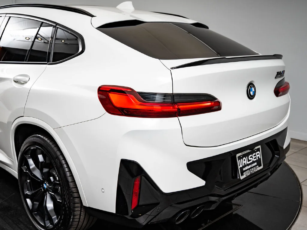 Used 2024 Alpine White BMW  image 19