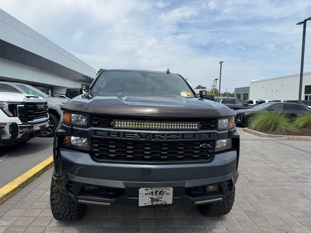 Used 2019 Shadow Gray Metallic Chevrolet Custom image 3