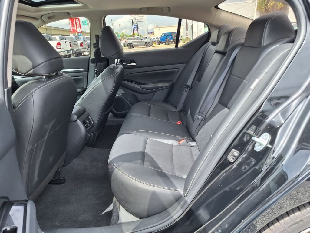 Used 2025 Black Nissan 2.5 SL image 10
