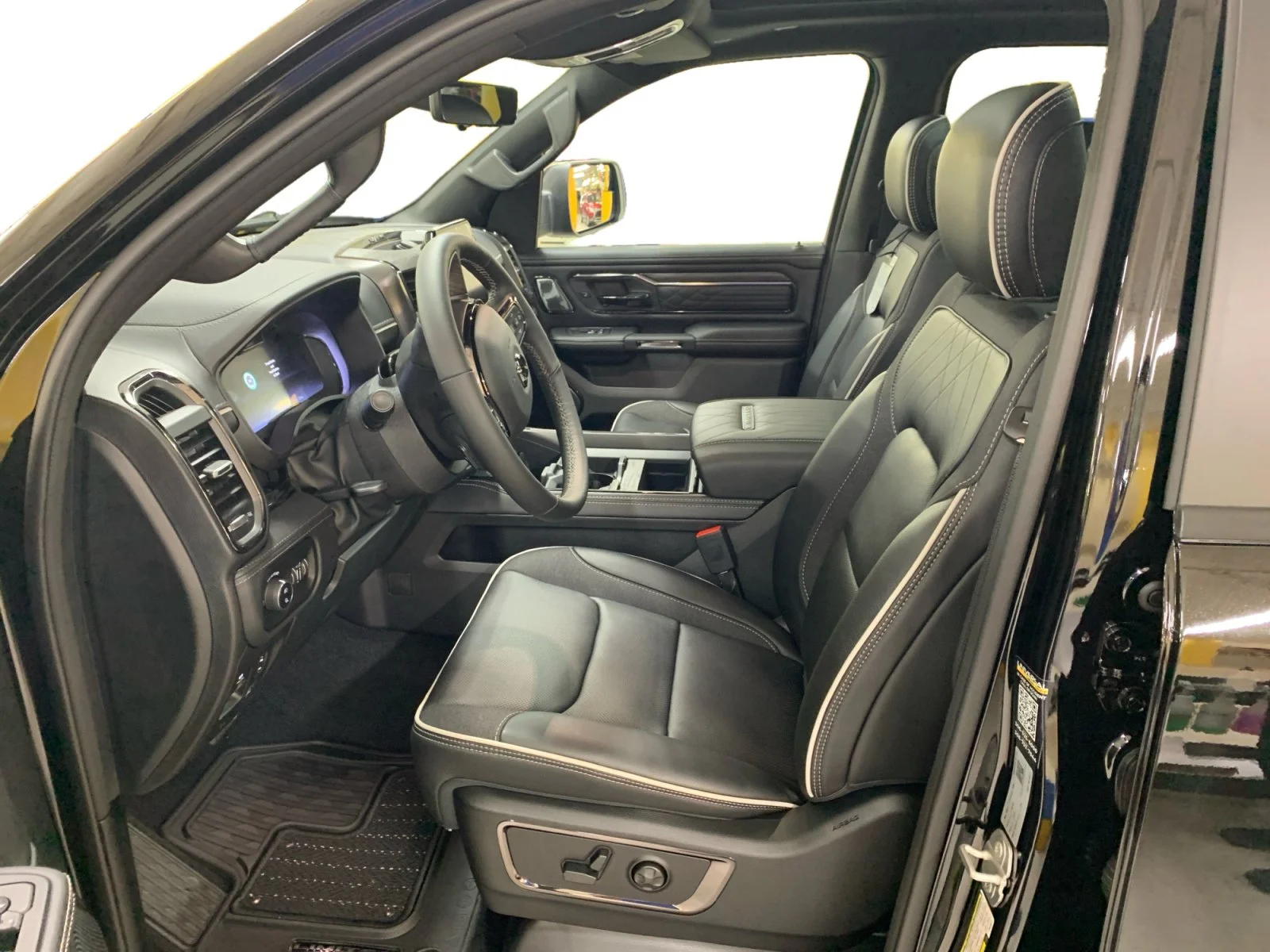 New 2026 Diamond Black Crystal Pearl Ram Limited image 10