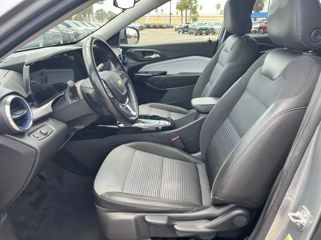 Used 2025 Gray Chevrolet LT image 19