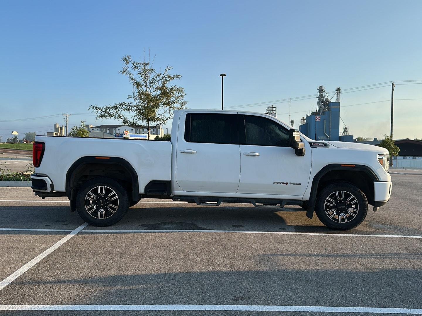 Used 2022 Summit White GMC AT4 image 5