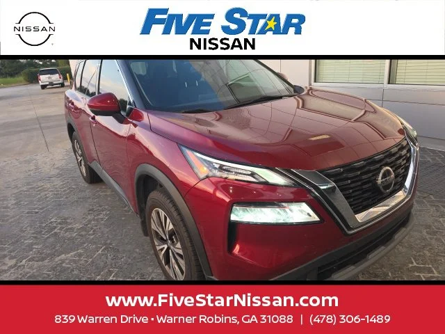 Used 2021 Red Nissan SV image 4