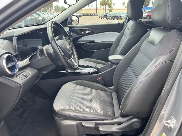 Used 2025 Gray Chevrolet LT image 19