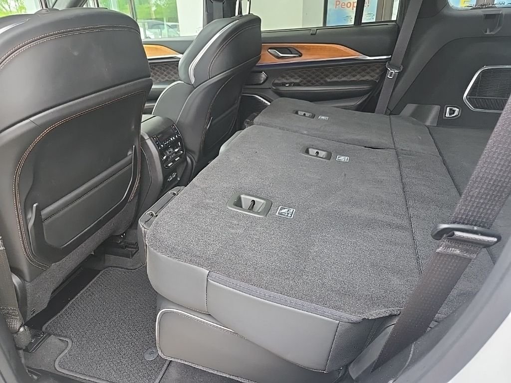 Used 2022 White Jeep Summit Reserve image 107