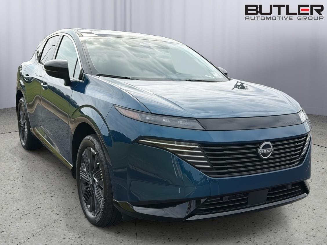 Used 2025 Aurora Blue Pearl Metallic/Super Black Nissan Platinum image 8