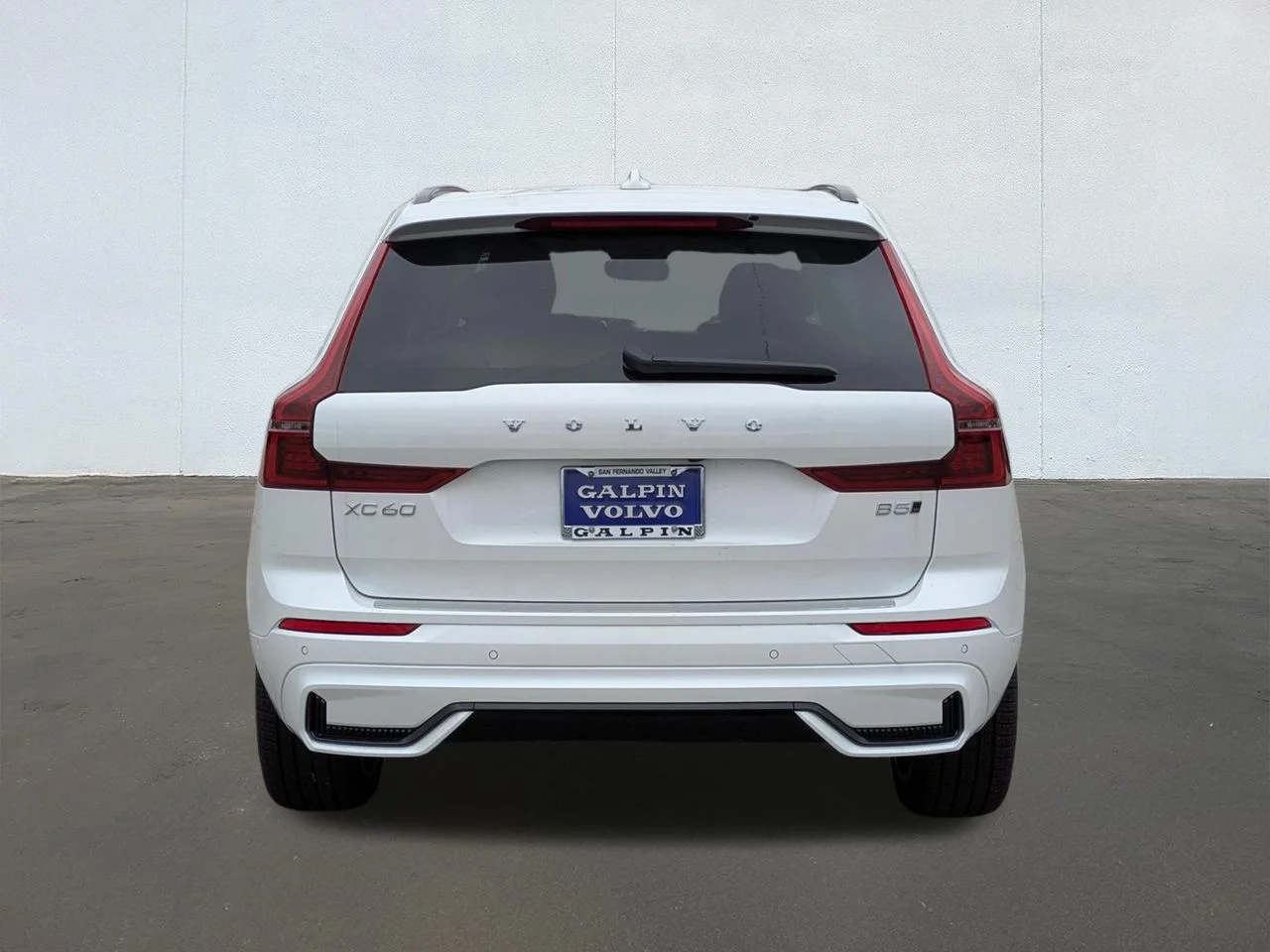 New 2026 Crystal White Volvo Ultra image 5