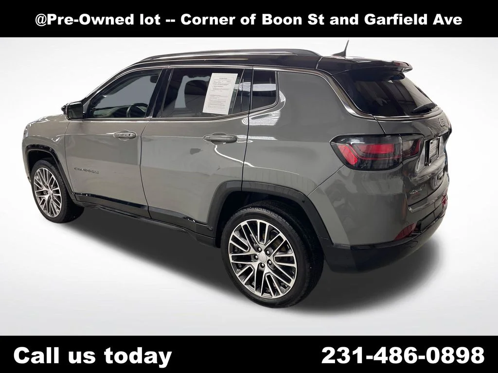 Used 2022 Gray Jeep Limited image 3
