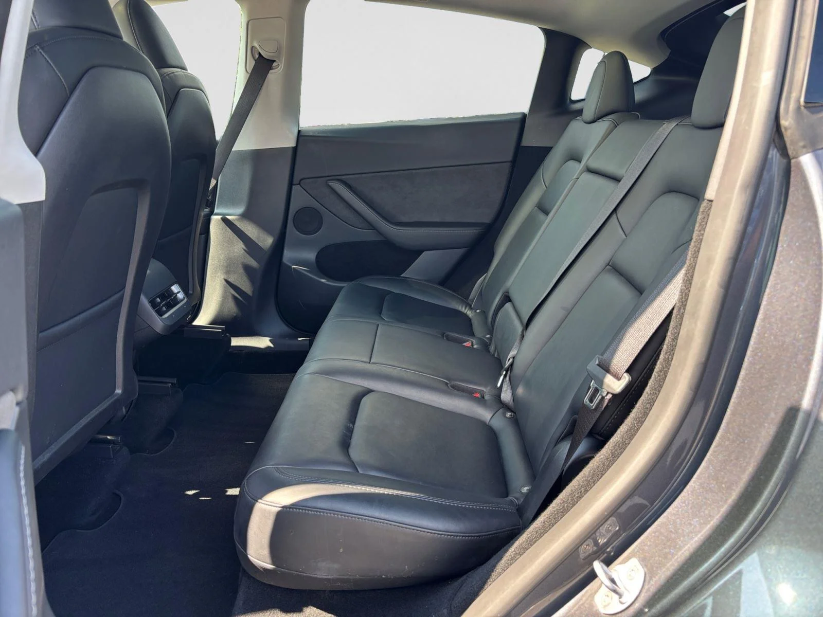 Used 2023  Tesla Performance image 35