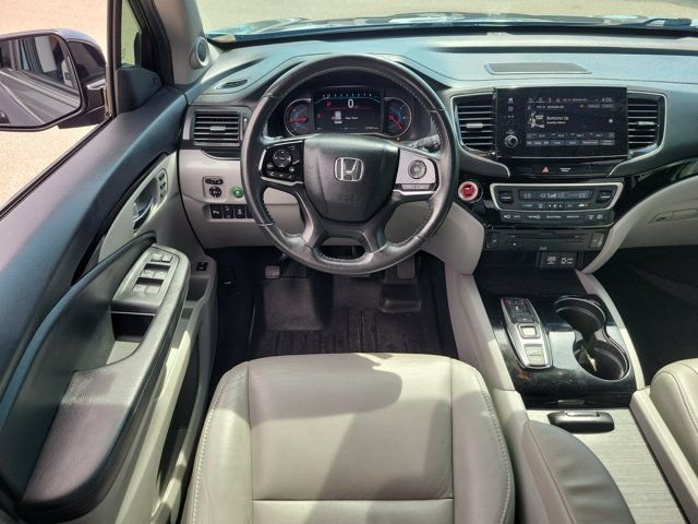 Used 2019 Modern Steel Metallic Honda Touring image 18