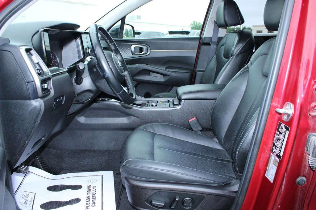 Used 2021 Passion Red Tintcoat Kia S image 28