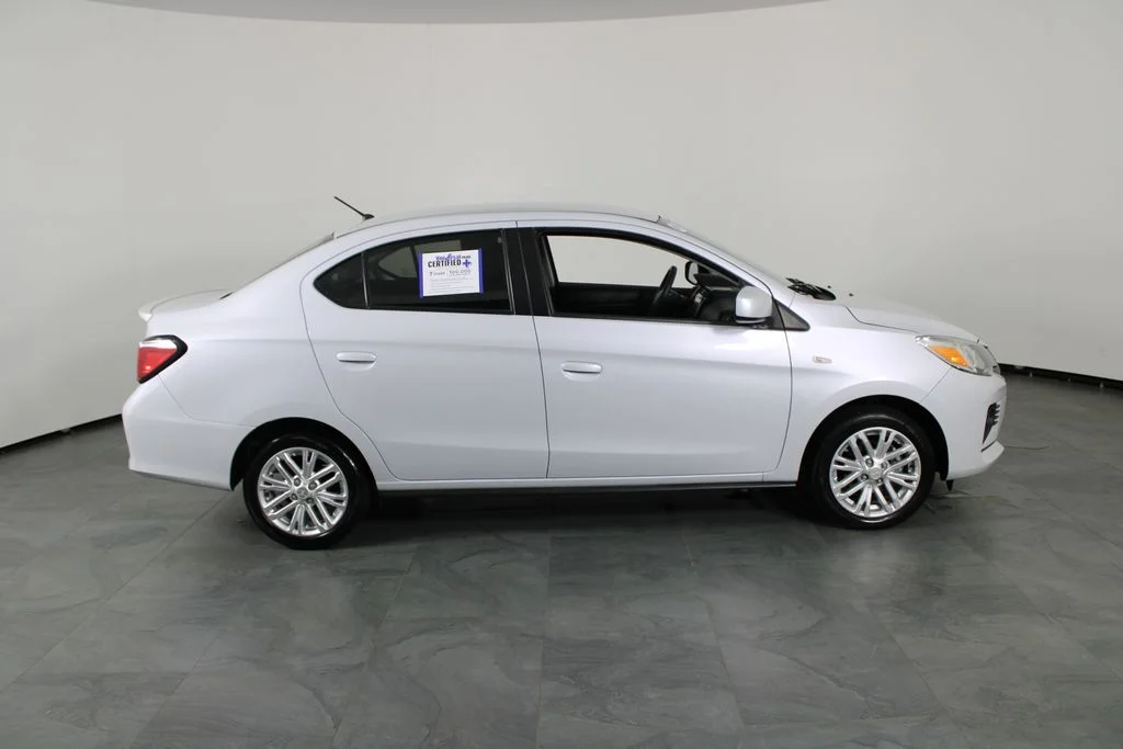 Used 2024  Mitsubishi ES image 11
