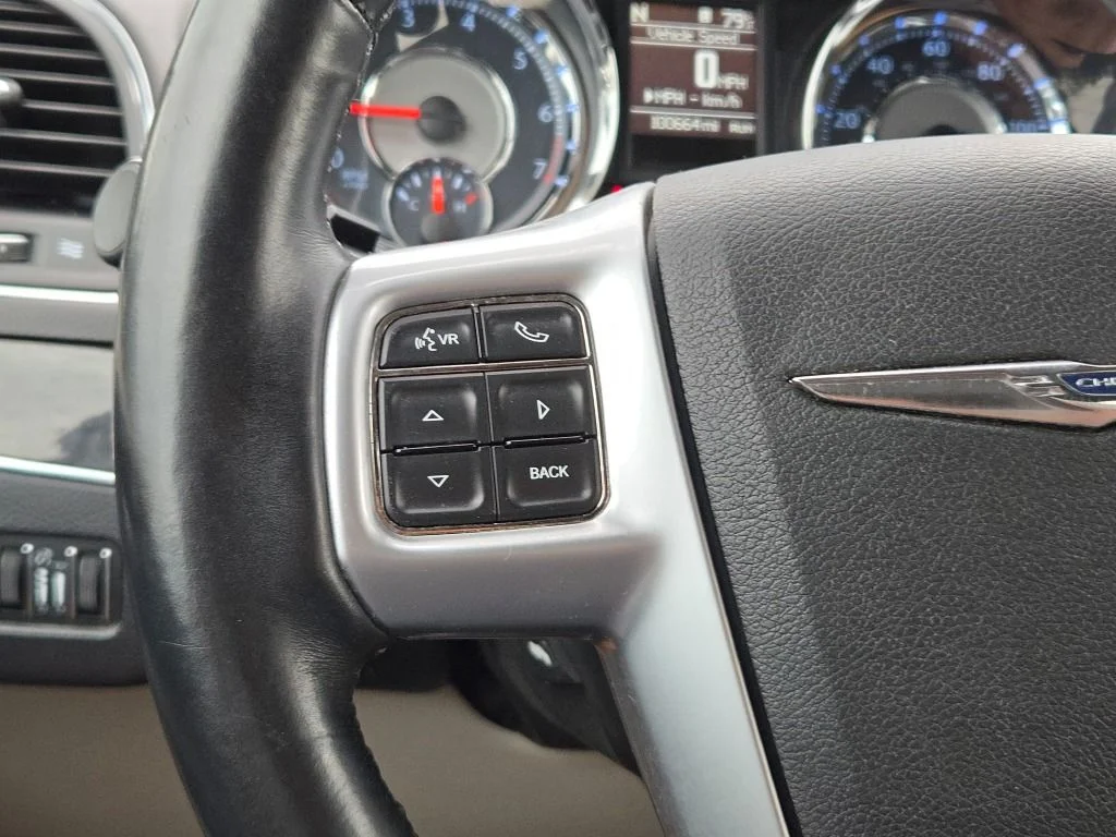 Used 2013 Silver Chrysler Touring-L image 33