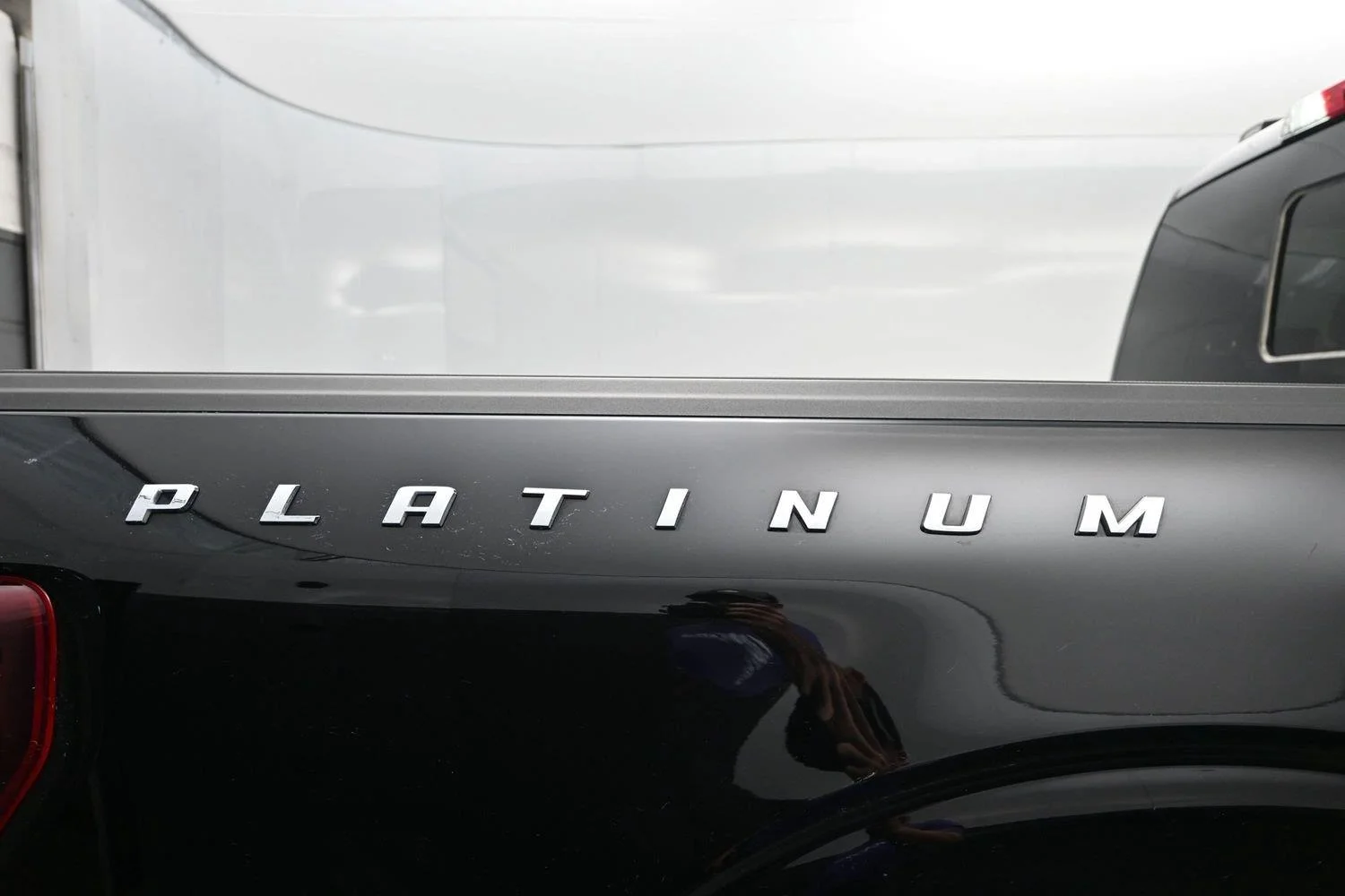 Used 2025 Agate Black Ford Platinum image 18