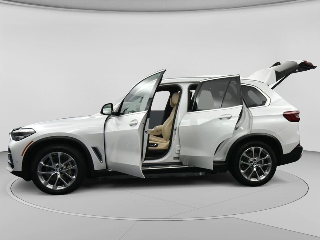 Used 2022 White Metallic BMW sDrive40i image 39