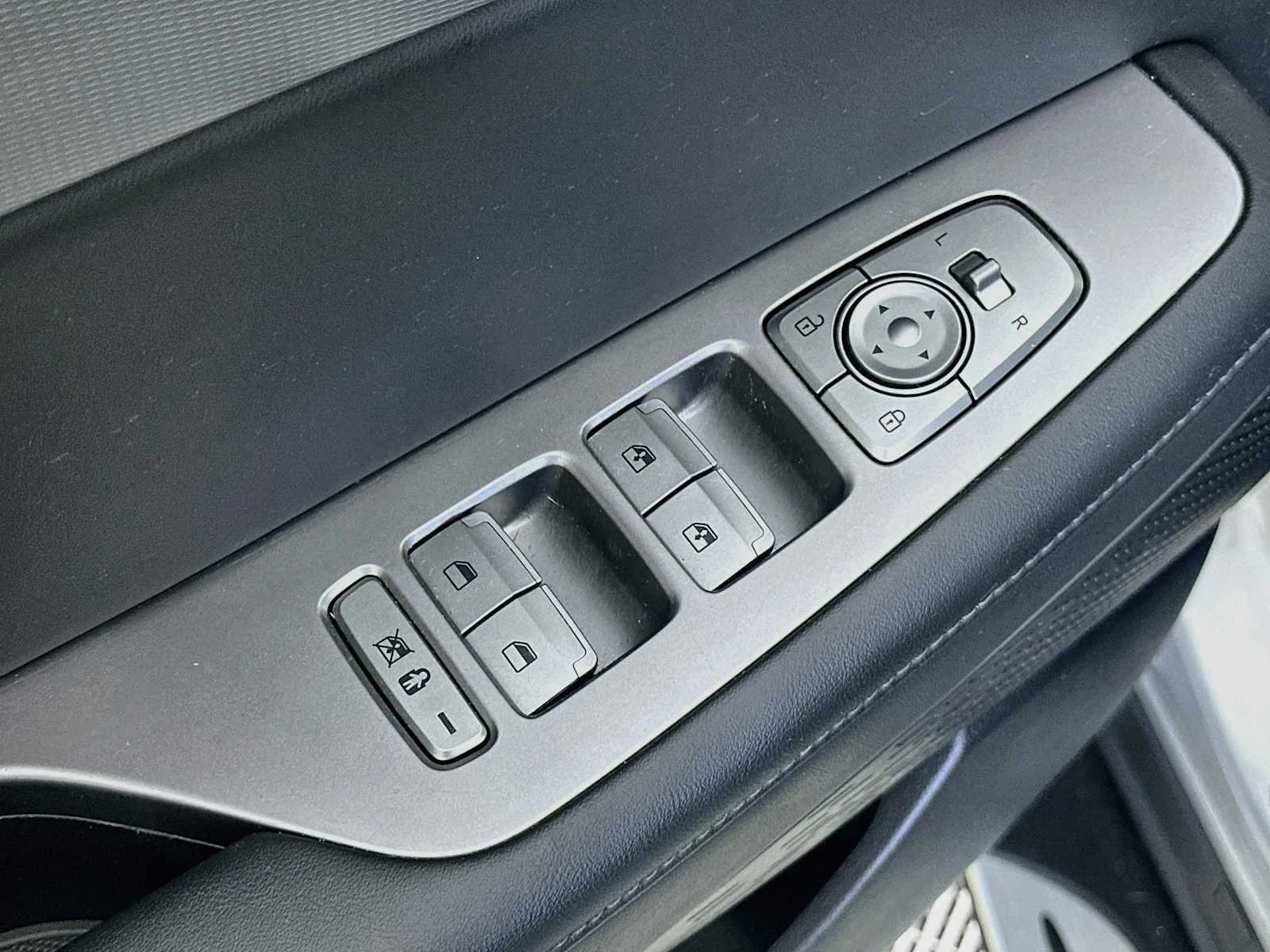 Used 2022 Typhoon Silver Hyundai SEL image 16