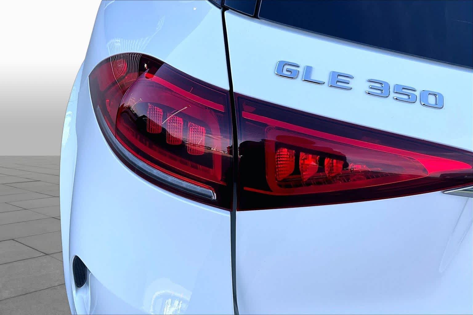 Certified Used 2022 Polar White Mercedes-Benz GLE 350 image 25