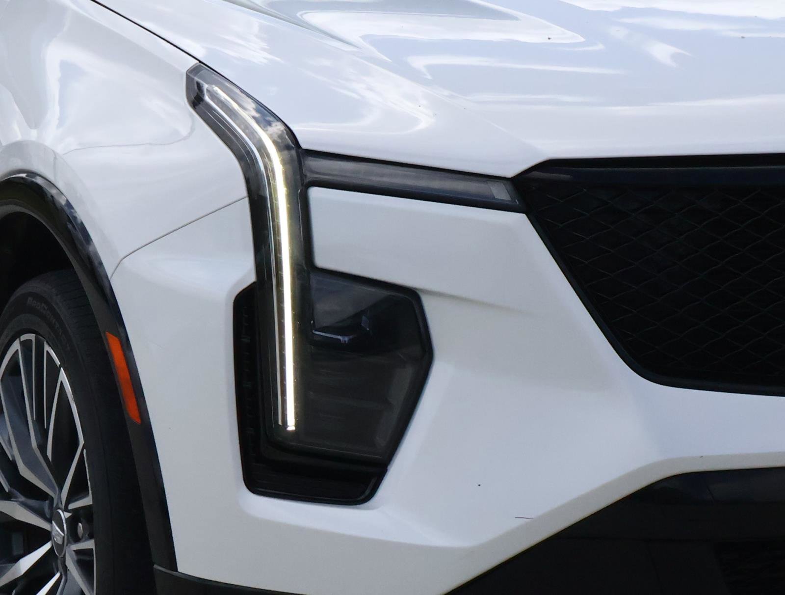 Used 2024 Crystal White Tricoat Cadillac Sport image 8