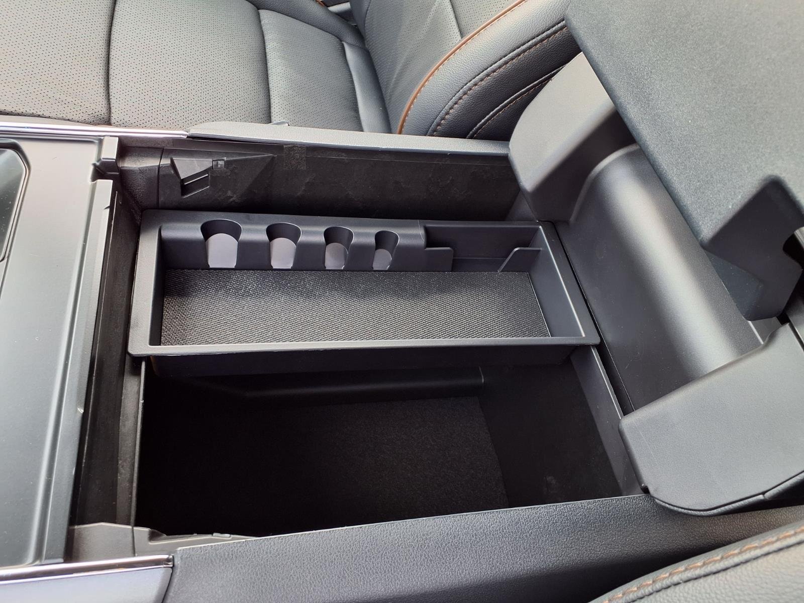 New 2026 Carbonized Gray Metallic Ford Lariat® image 23