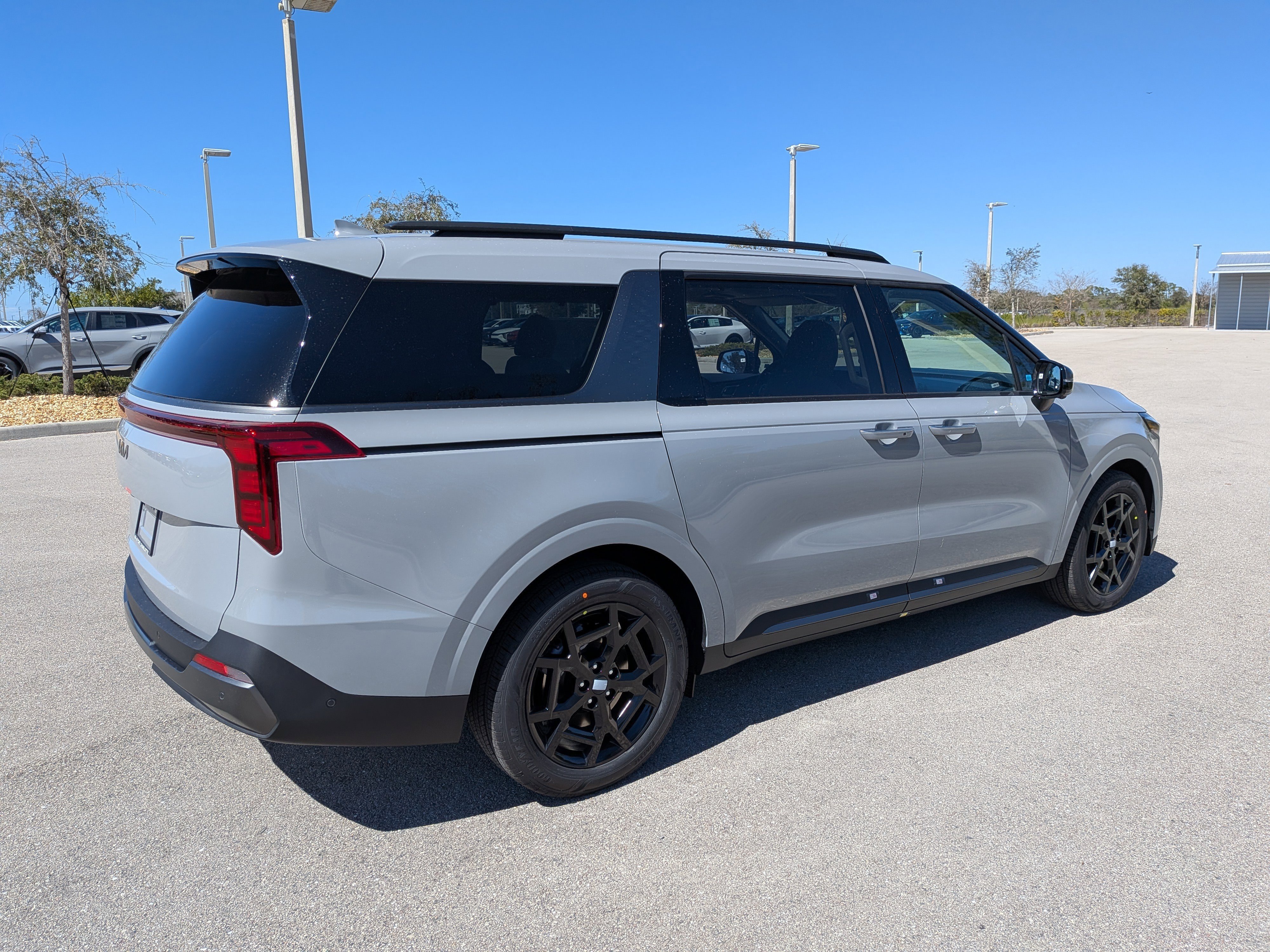 New 2026 Ceramic Silver Kia SX image 5