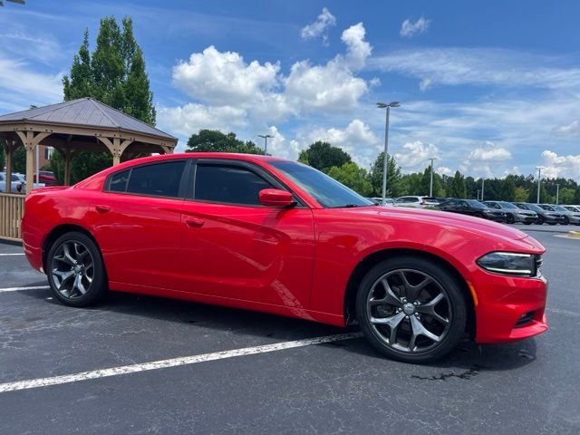 Used 2015 Torred Dodge SXT image 4