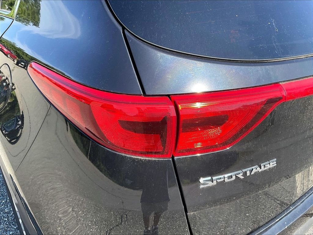 Used 2019 Red Kia LX image 32