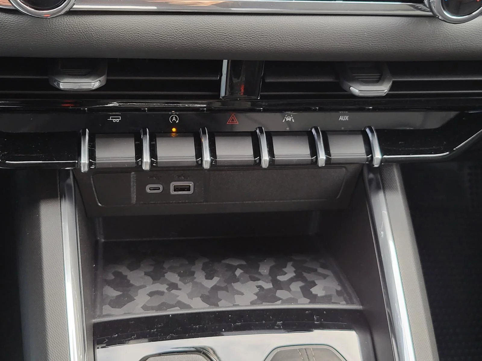 2026 GMC Canyon Elevation - Photo 10