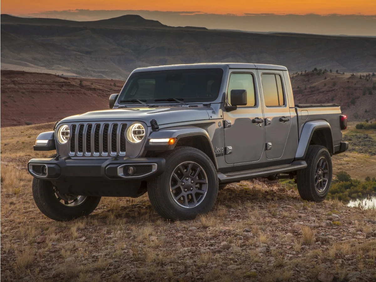 Used 2020 White Jeep Sport image 1