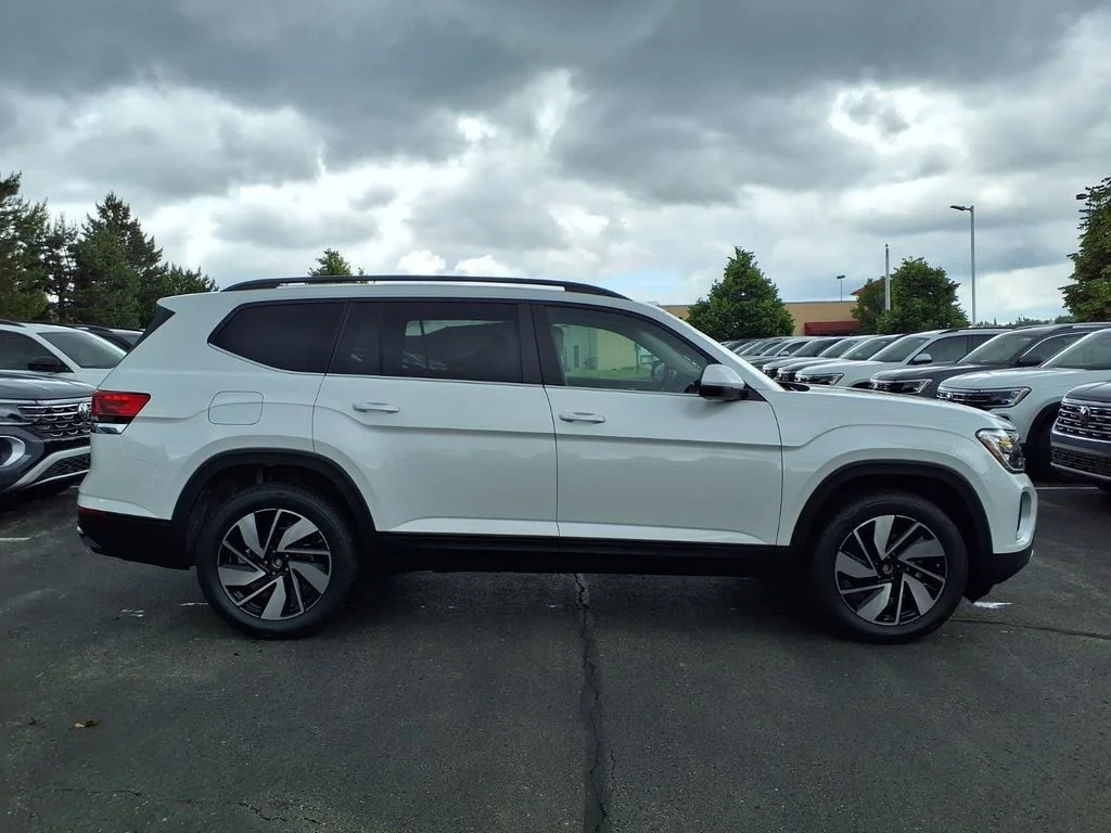 New 2026 Opal White Pearl Volkswagen 2.0T SE image 2