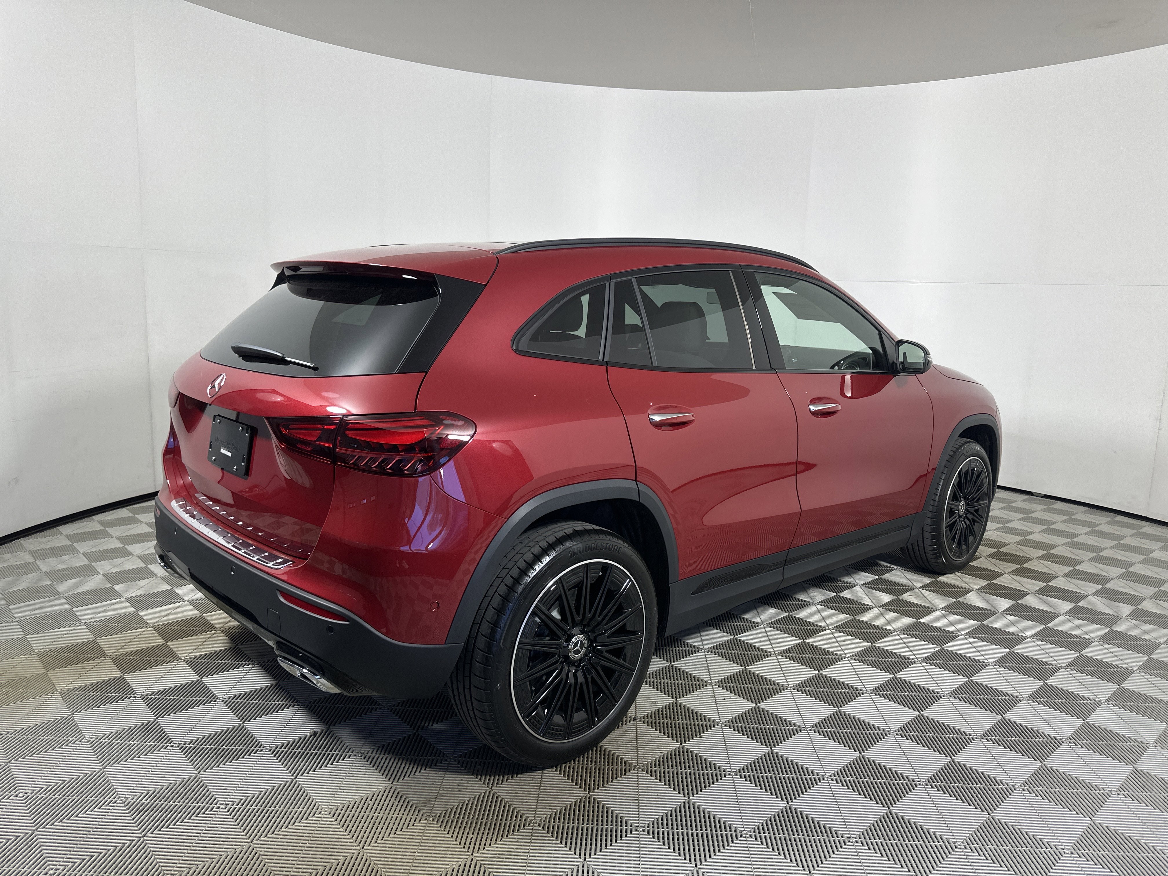 New 2026 MANUFAKTUR Patagonia Red Metallic Mercedes-Benz GLA 250 image 33