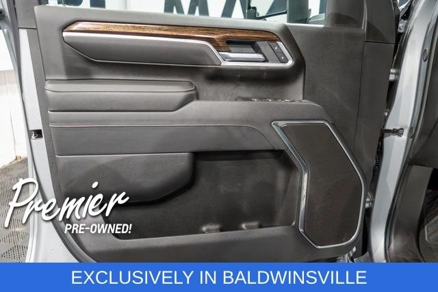 Used 2025 Sterling Metallic GMC SLE image 14
