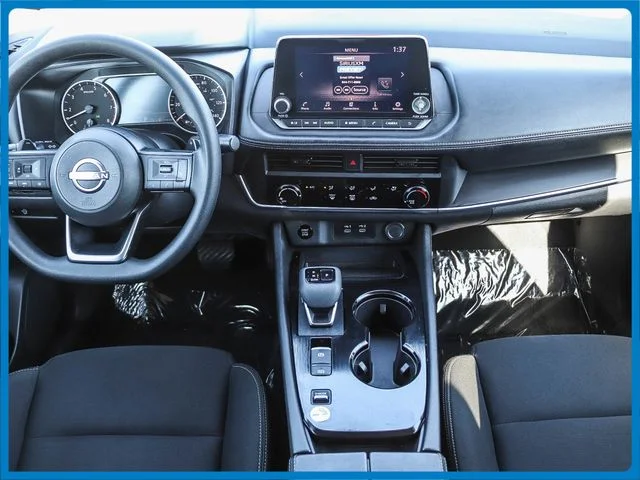 Used 2024 Gray Nissan S image 3