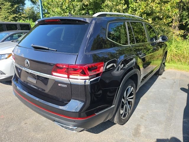 Used 2022 Black Volkswagen 2.0T SEL image 3