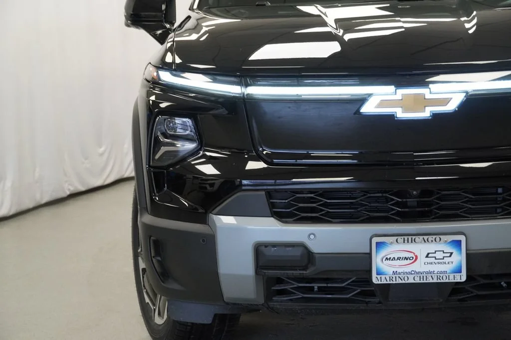 New 2026 Black Chevrolet LT - Max Range image 31