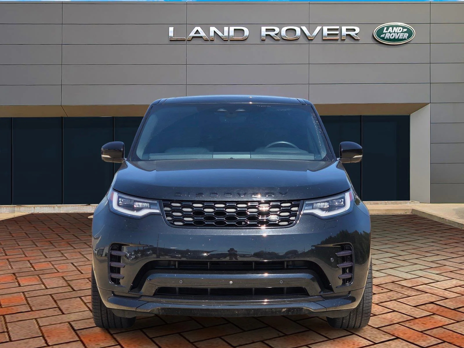 Used 2024 Santorini Black Metallic Land Rover Dynamic SE image 2