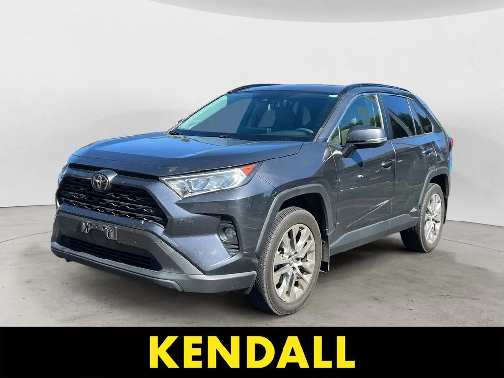 Used 2019 Magnetic Gray Metallic Toyota XLE Premium image 1