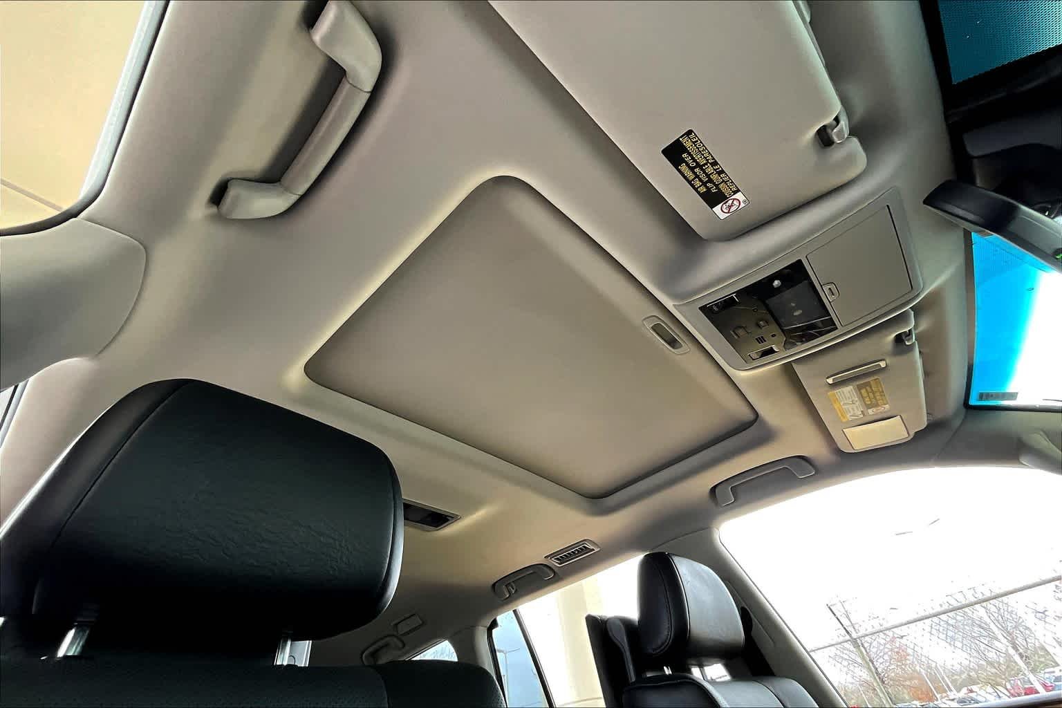 Used 2020 Eminent White Pearl Lexus  image 14