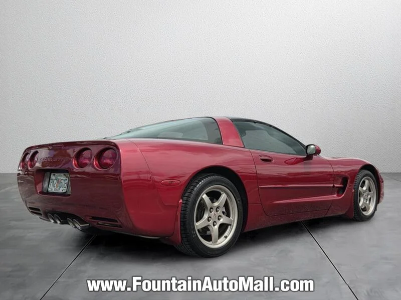 Used 2004 Magnetic Red Metallic CHEVROLET 2DR CPE image 4
