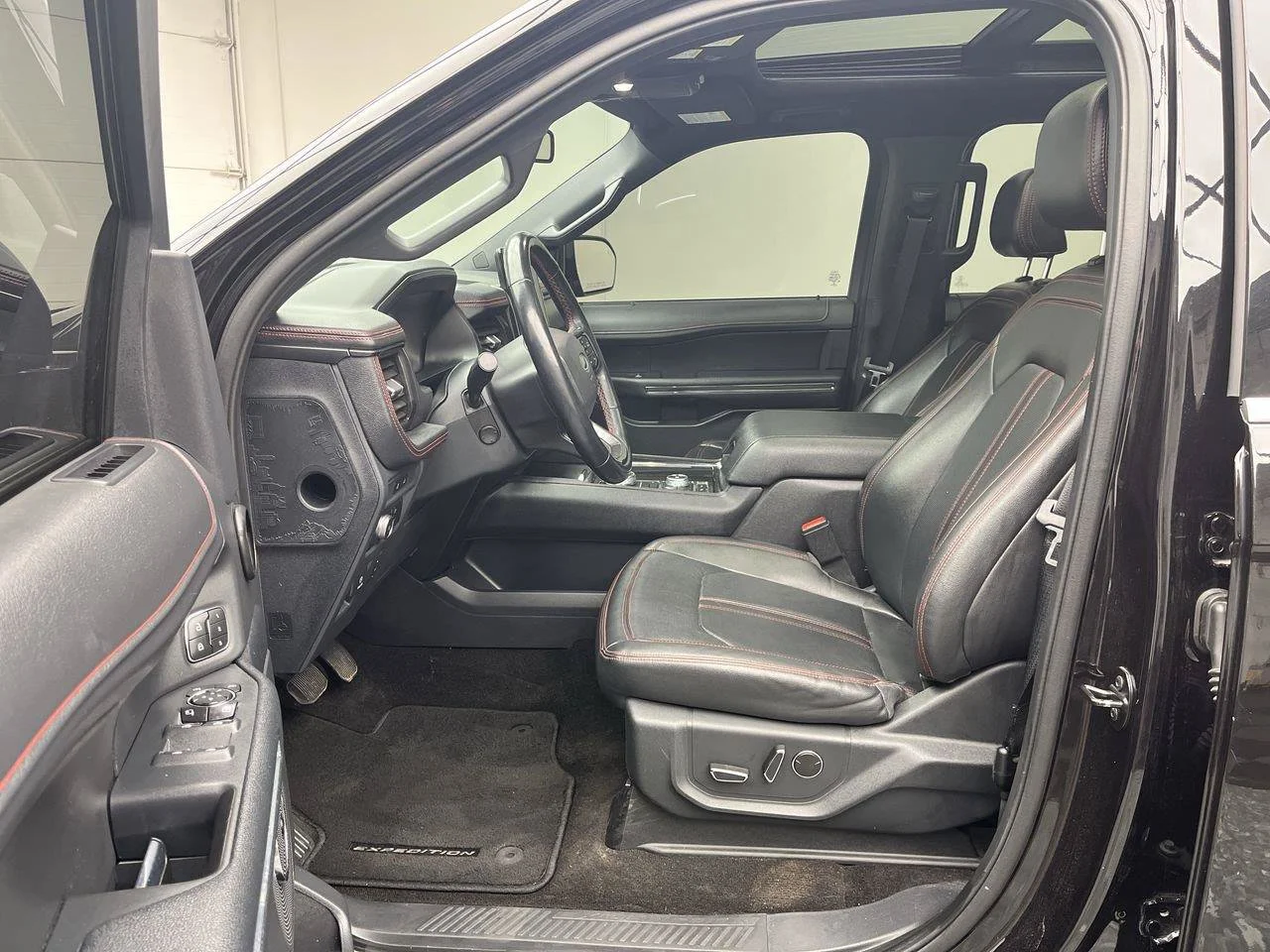 Used 2022 Black Ford Limited image 3