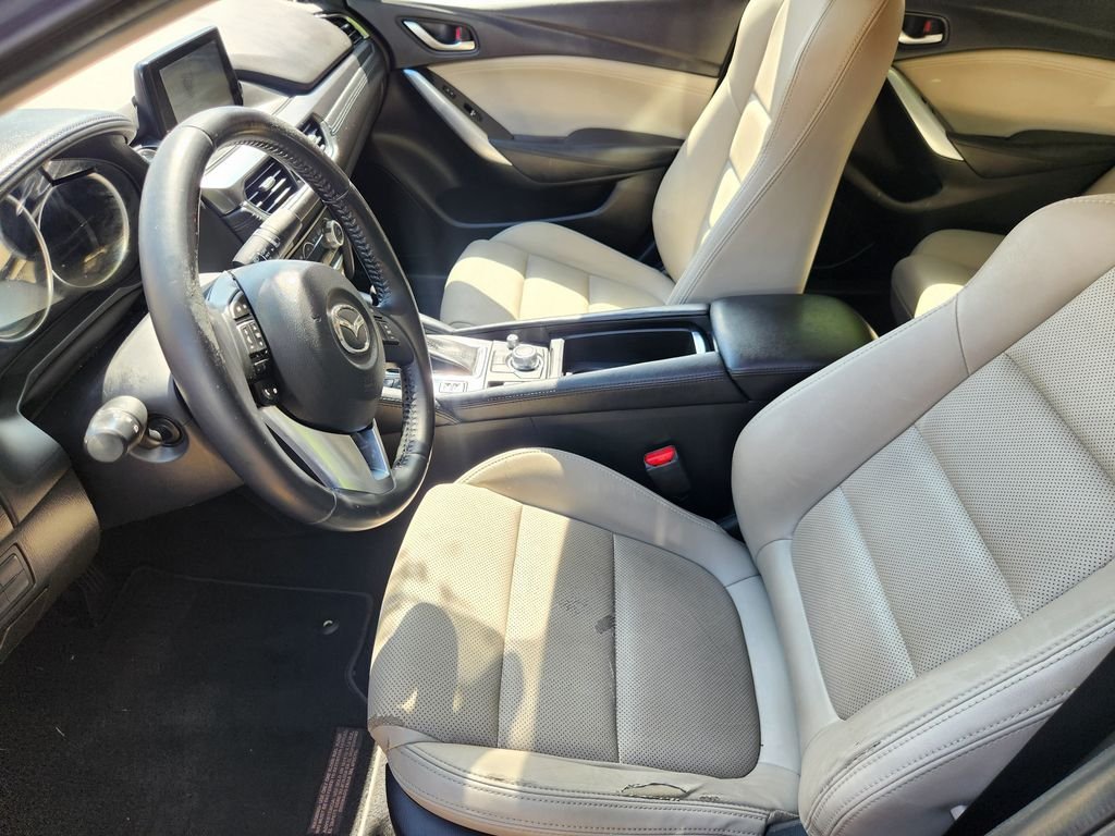 Used 2016  Mazda i Touring image 9
