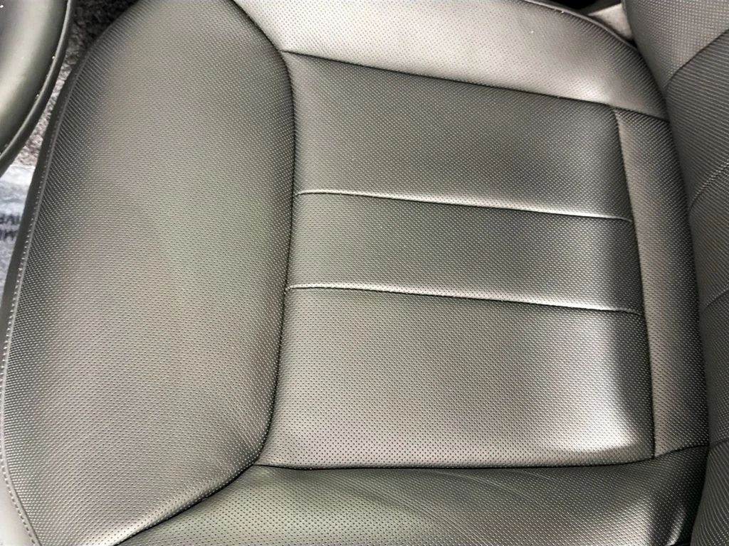 Certified Used 2025 White Land Rover SE image 20