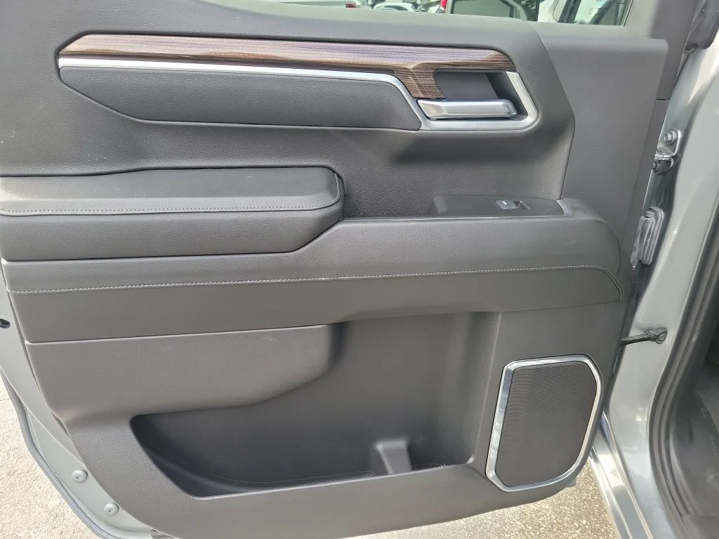 Used 2025 Gray Chevrolet LT image 18