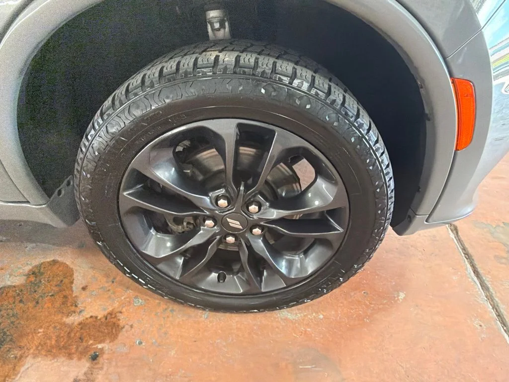 Used 2021 Destroyer Gray Clearcoat Dodge SXT Plus image 10