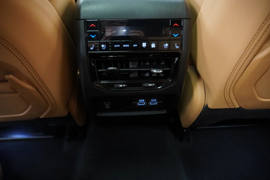 Used 2025 Silver Jeep Summit Reserve image 26