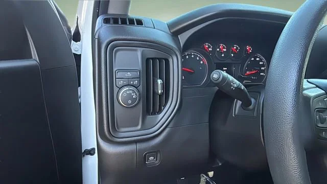 Used 2022 Summit White Chevrolet Custom image 23