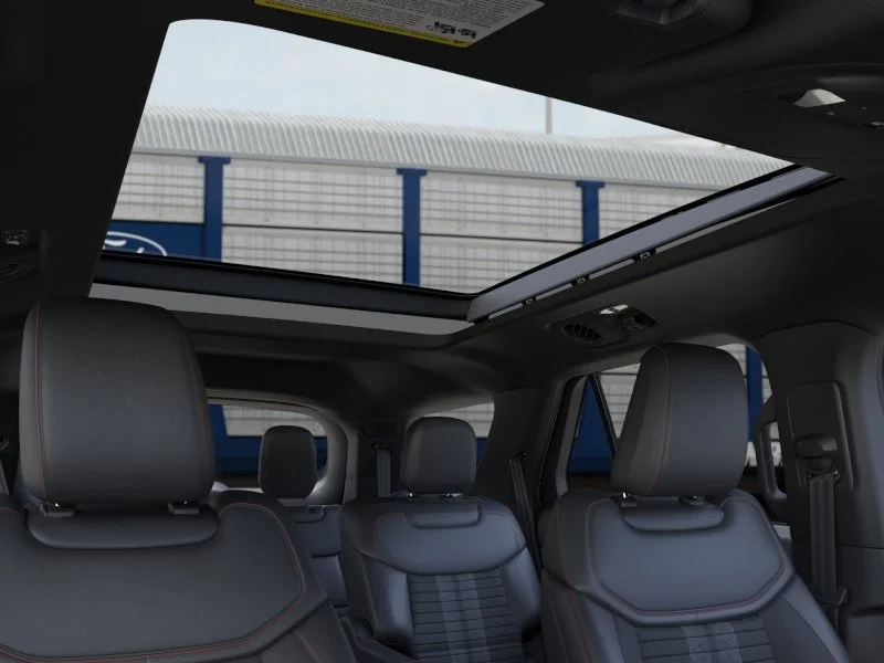 New 2026 Star White Metallic Tri-Coat Ford ST-Line image 22