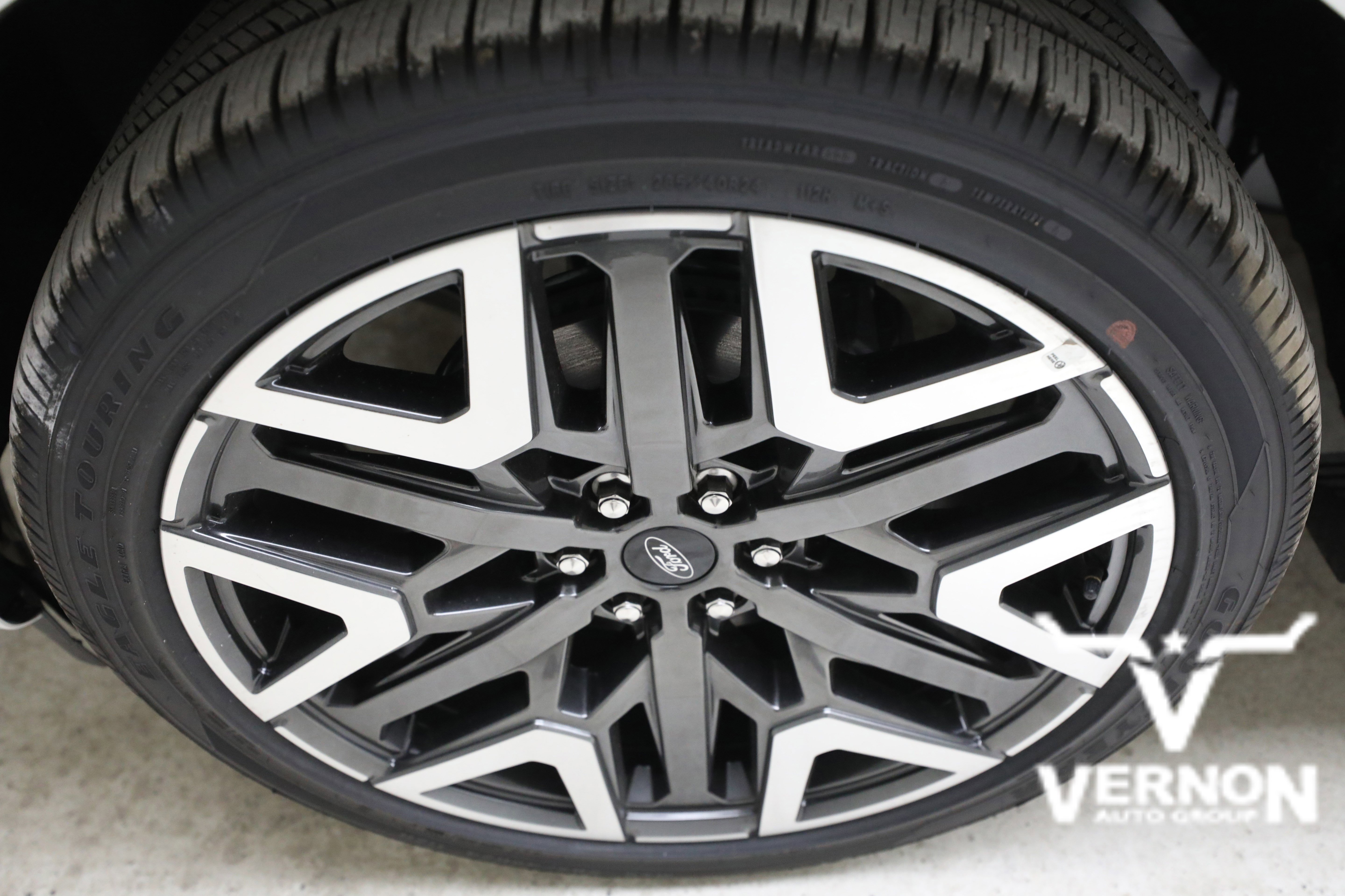 New 2026 Star White Metallic Tri-Coat Ford  image 29