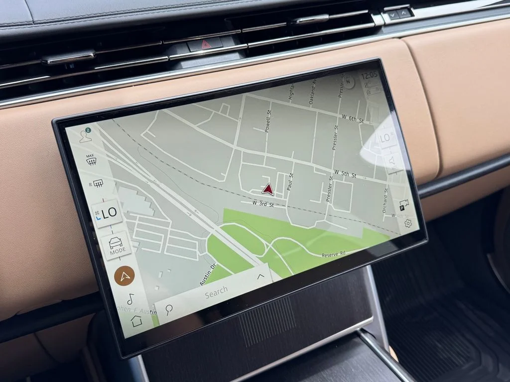 New 2026 White Land Rover Autobiography image 36