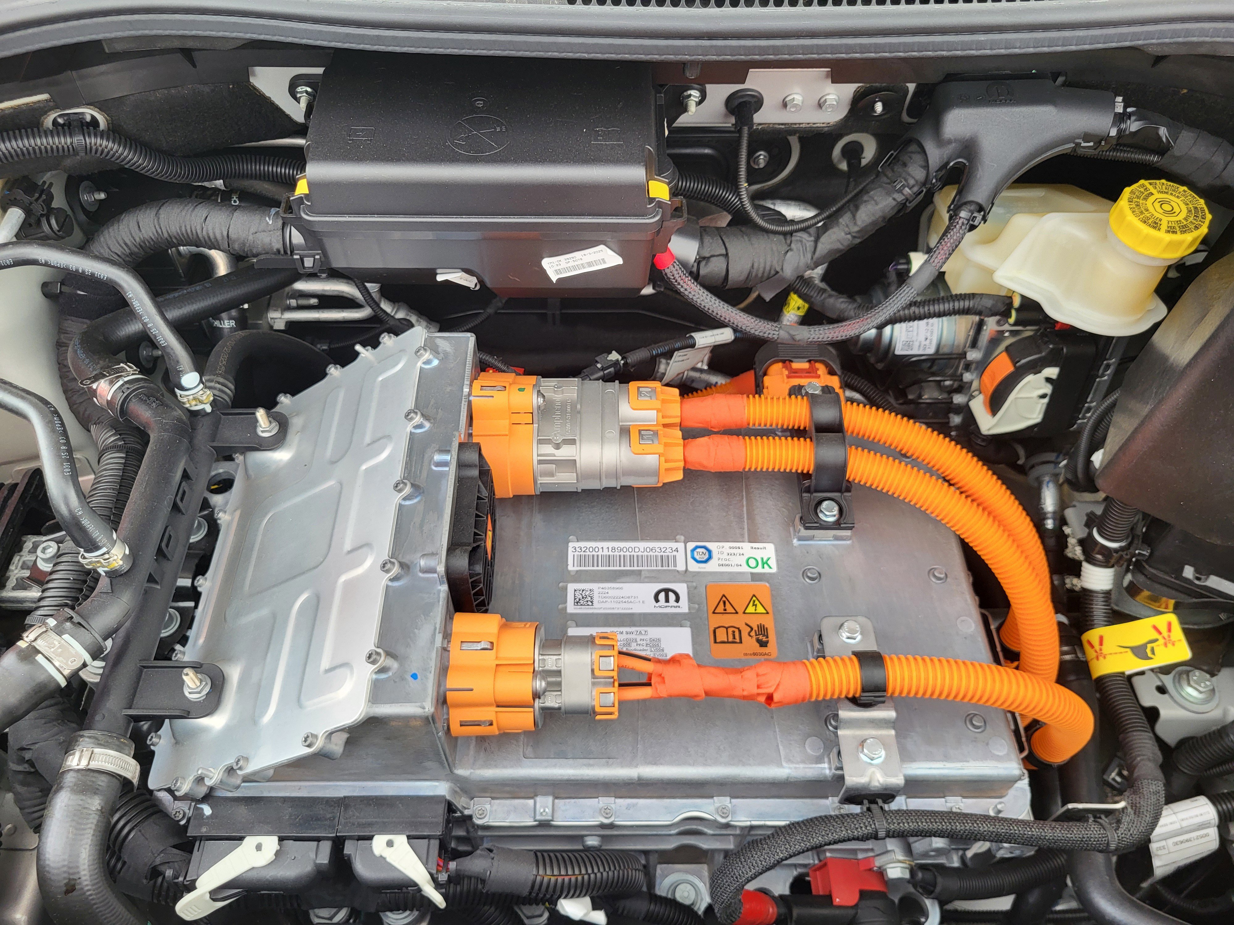 2025 FIAT 500e Base - Photo 74