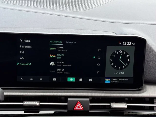 New 2027 Glacial White Pearl / Black Ro Kia X-Line image 16